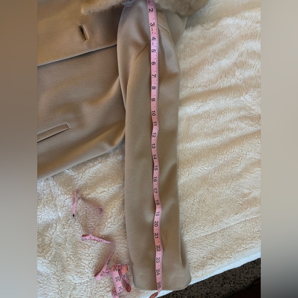 Vintage Baldwin Tan Wool Trench Coat  with fur collar. Classic ! - Picture 6 of 8